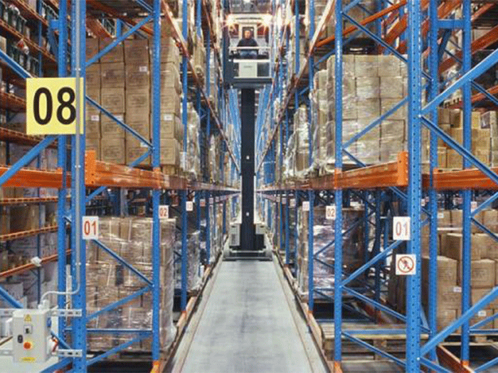 Heavy duty narrow aisle (VNA) racking for industry